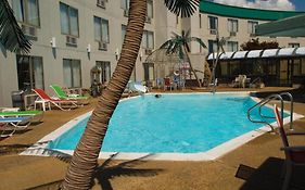 Lamplighter Inn-South